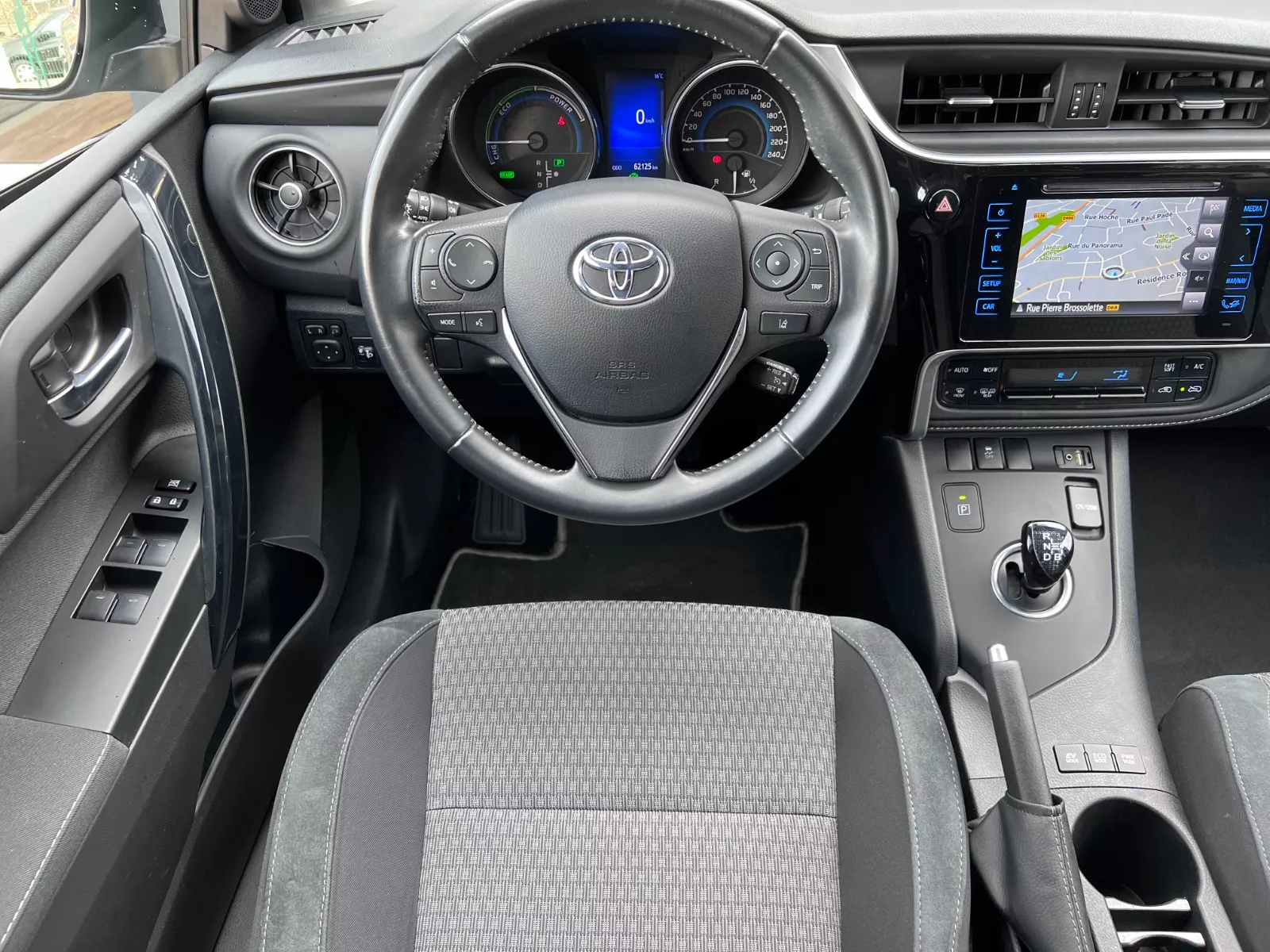 Photo de TOYOTA AURIS