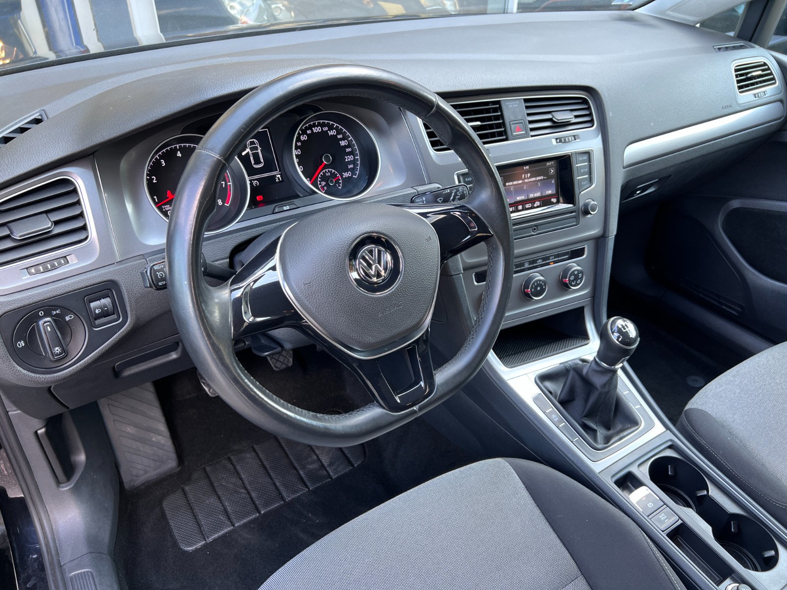 Photo de VOLKSWAGEN GOLF