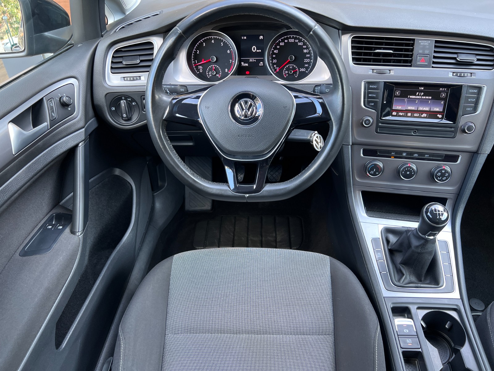 Photo de VOLKSWAGEN GOLF