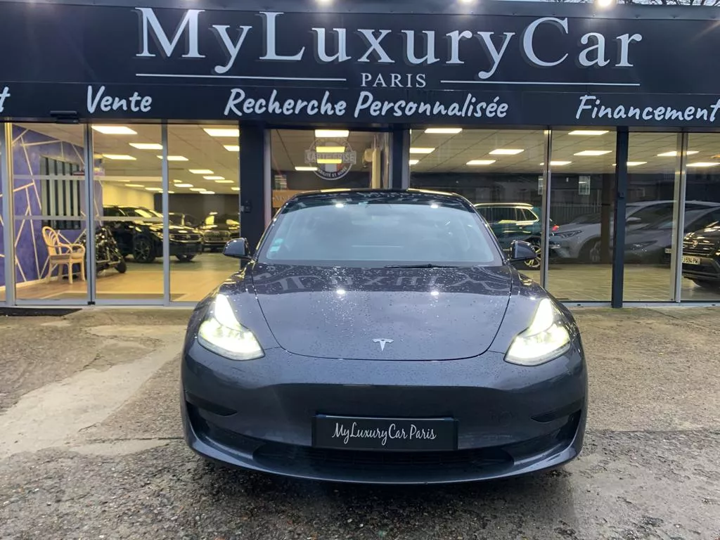 Photo de TESLA MODEL 3