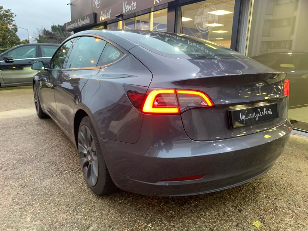 Photo de TESLA MODEL 3