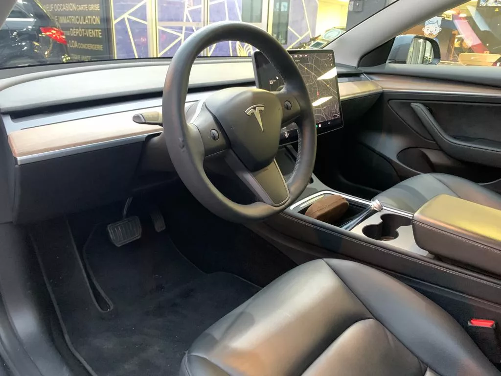 Photo de TESLA MODEL 3