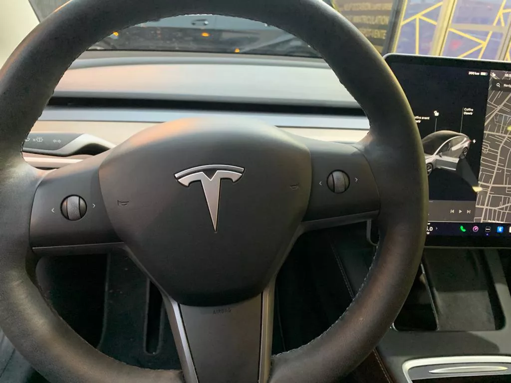 Photo de TESLA MODEL 3