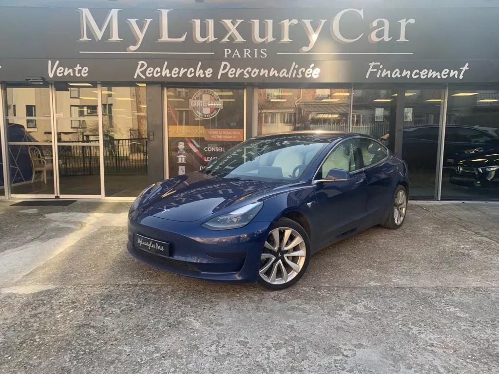 Photo de TESLA MODEL 3