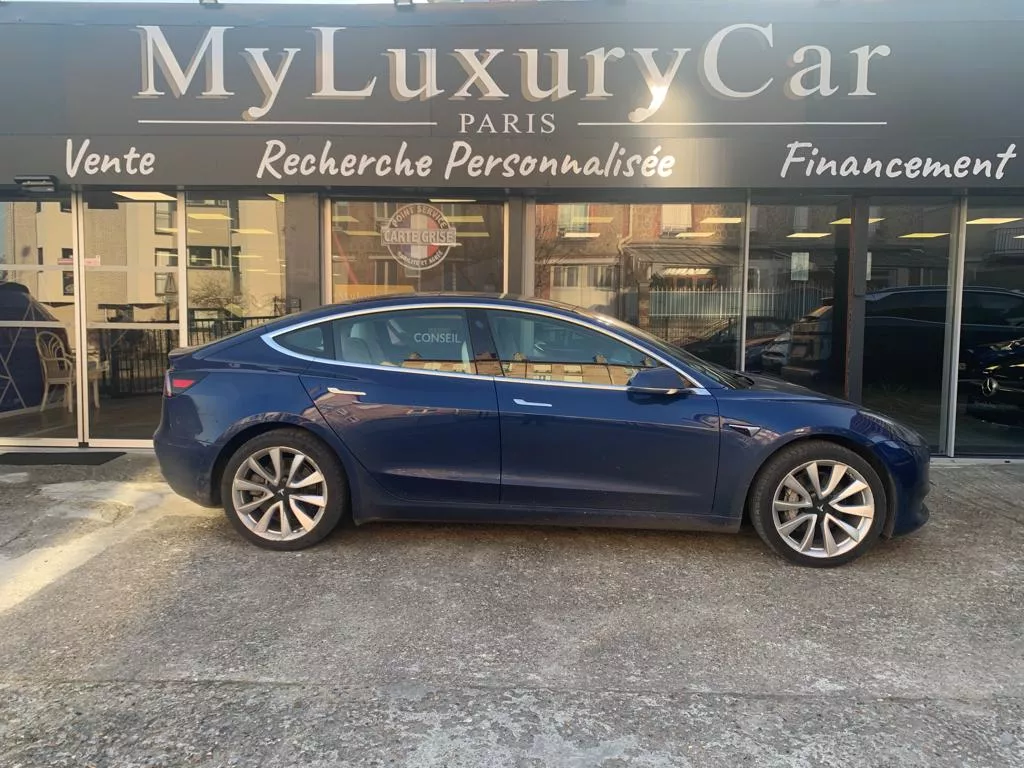 Photo de TESLA MODEL 3