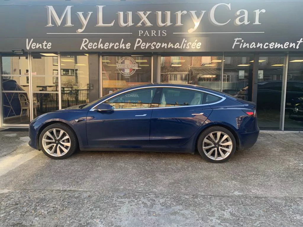 Photo de TESLA MODEL 3