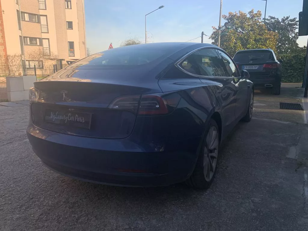 Photo de TESLA MODEL 3