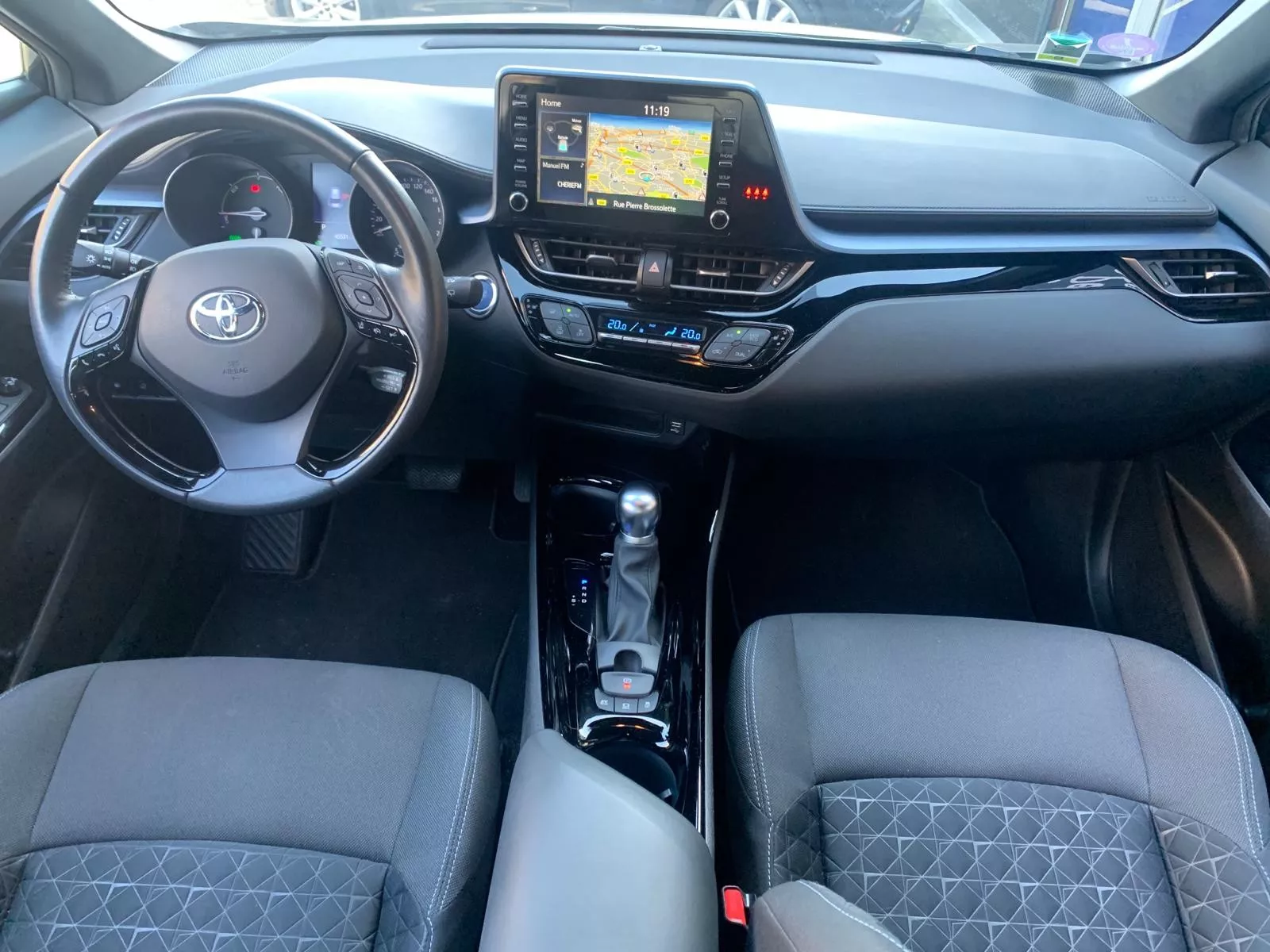 Photo de TOYOTA C-HR HYBRIDE MY20