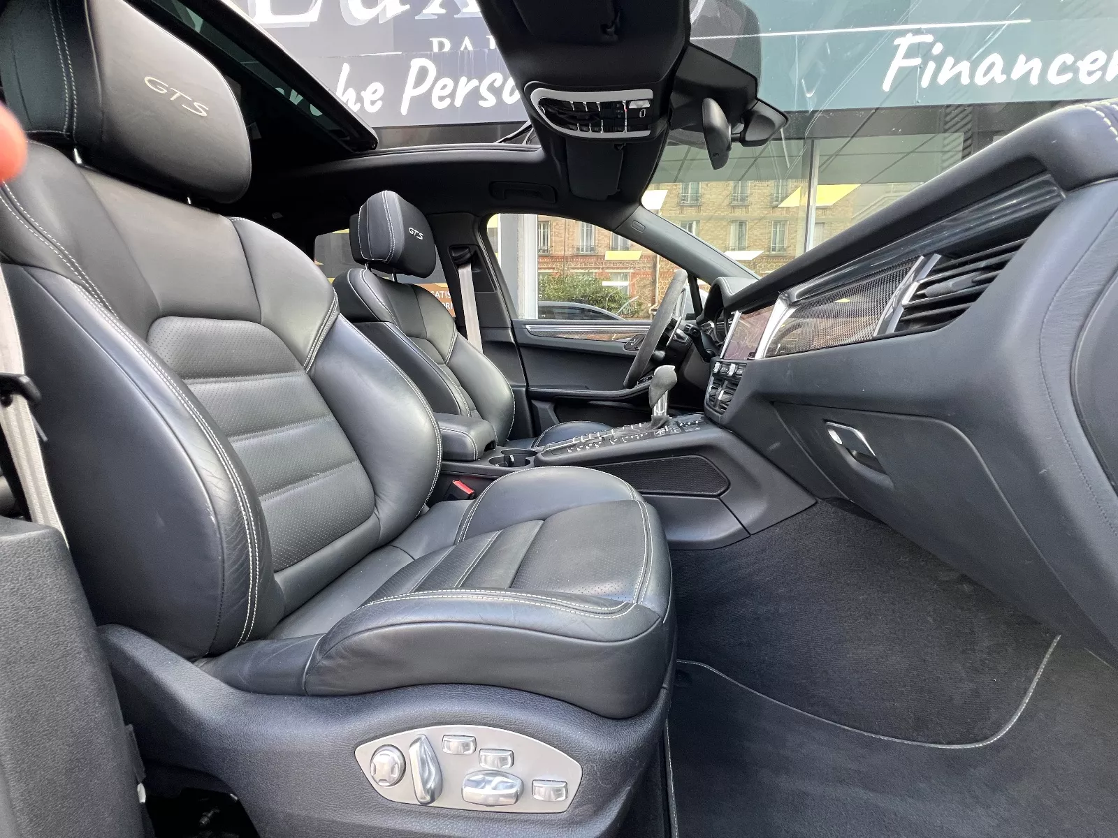 Photo de PORSCHE MACAN