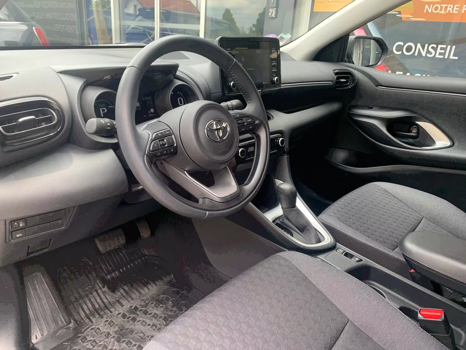 Photo de TOYOTA YARIS HYBRIDE MY21