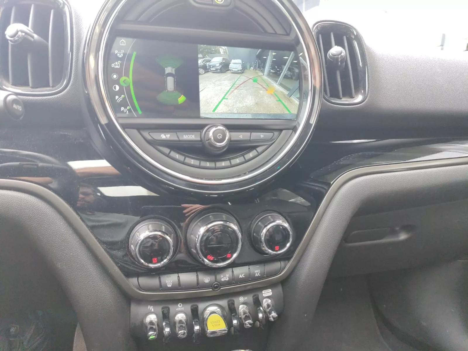 Photo de MINI COUNTRYMAN II (F60) COOPER SE ALL4 