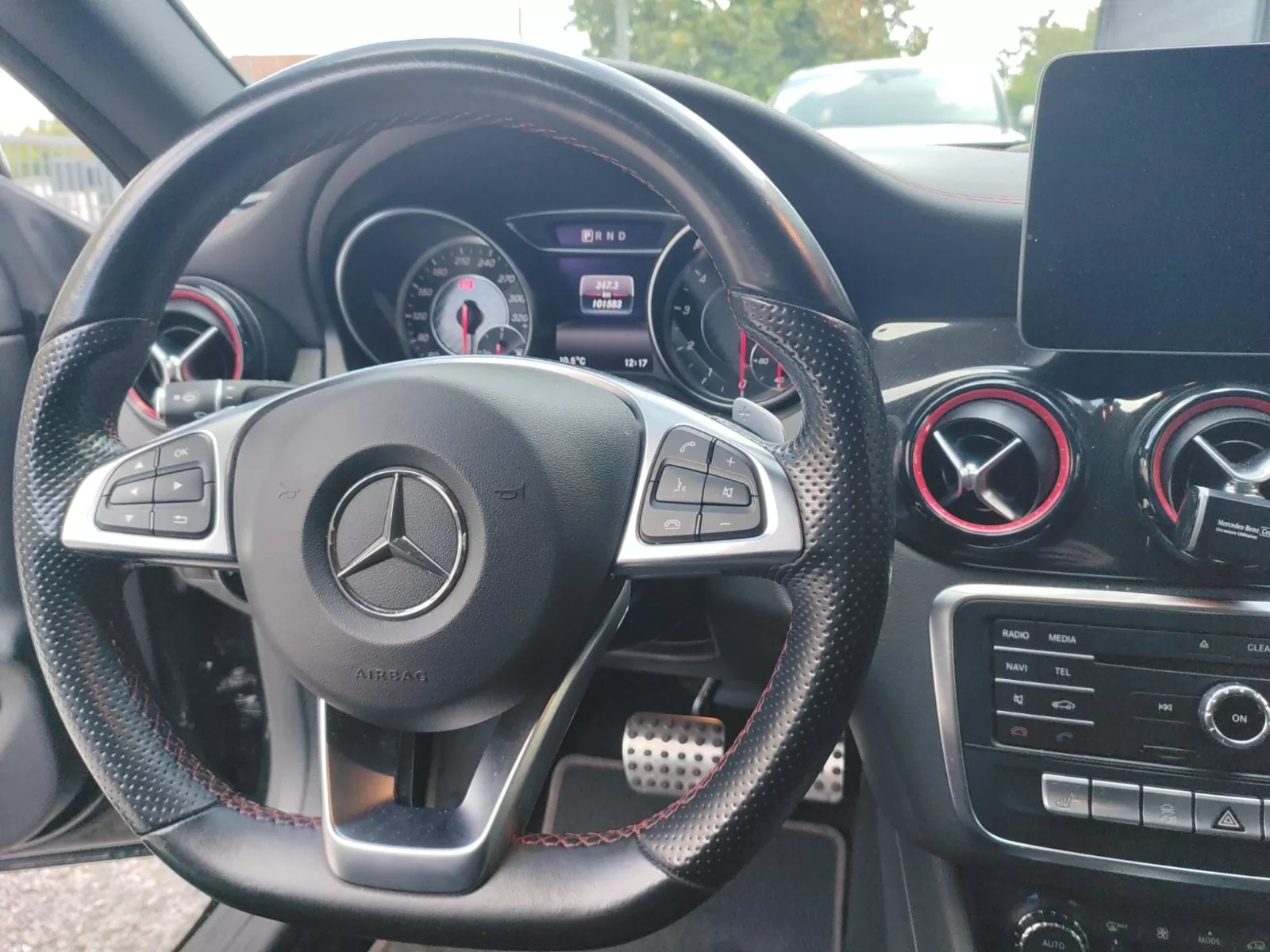 Photo de MERCEDES CLASSE CLA