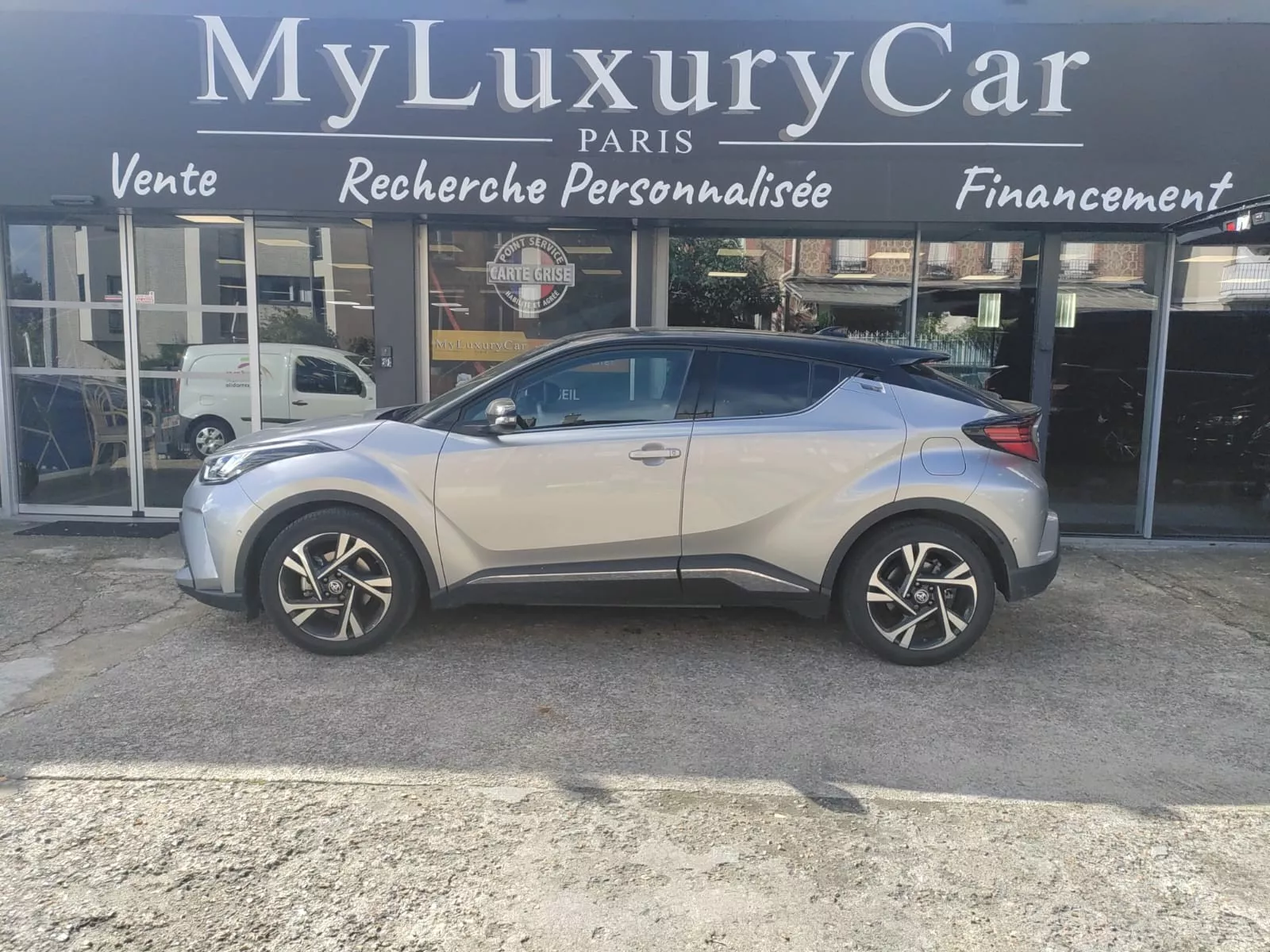 Photo de TOYOTA C-HR HYBRIDE MY22