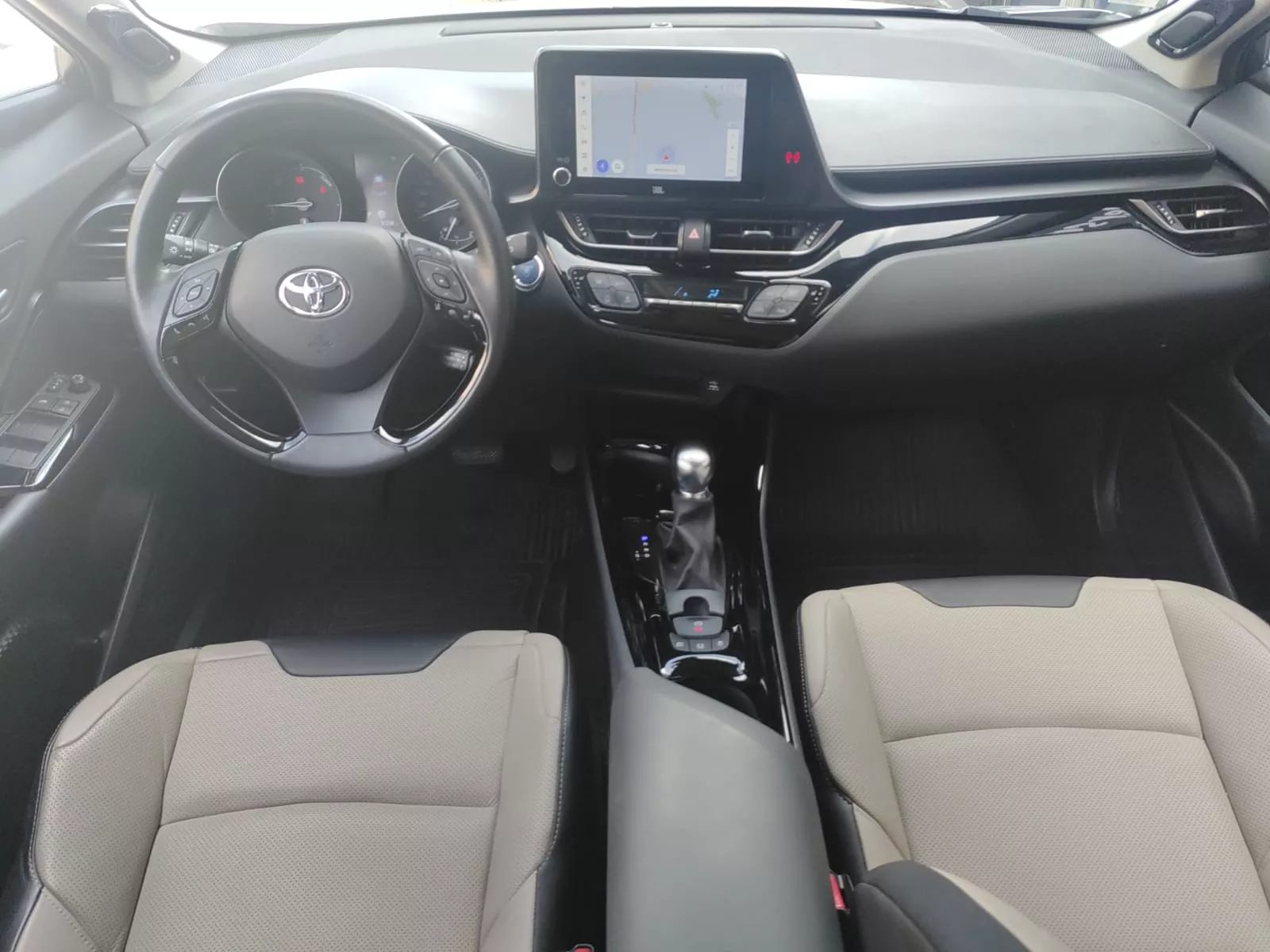 Photo de TOYOTA C-HR HYBRIDE MY22