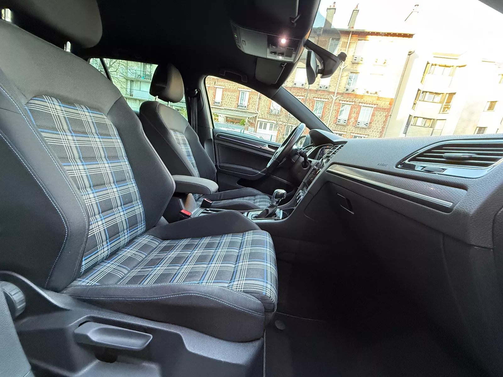 Photo de VOLKSWAGEN GOLF