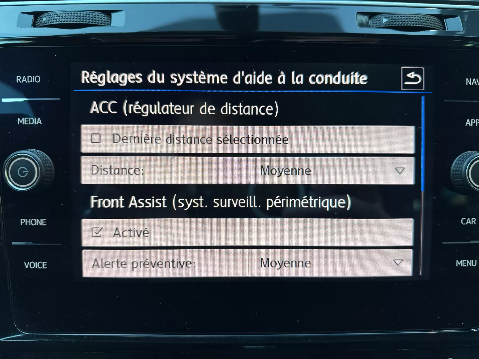 Photo de VOLKSWAGEN GOLF