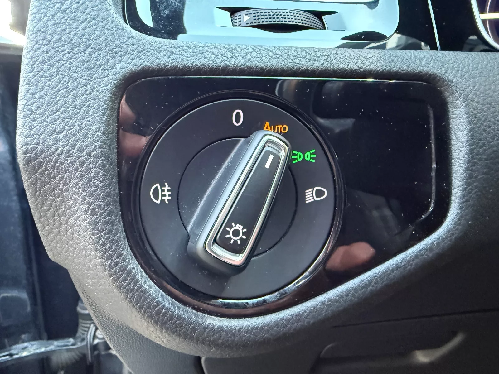 Photo de VOLKSWAGEN GOLF