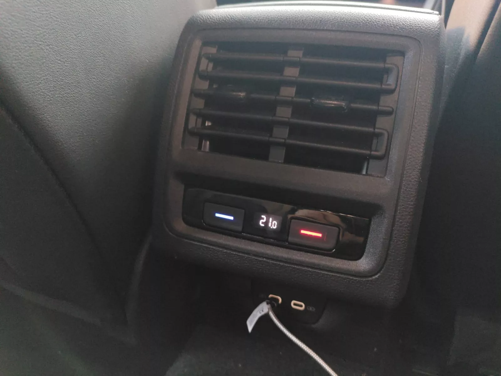 Photo de VOLKSWAGEN GOLF