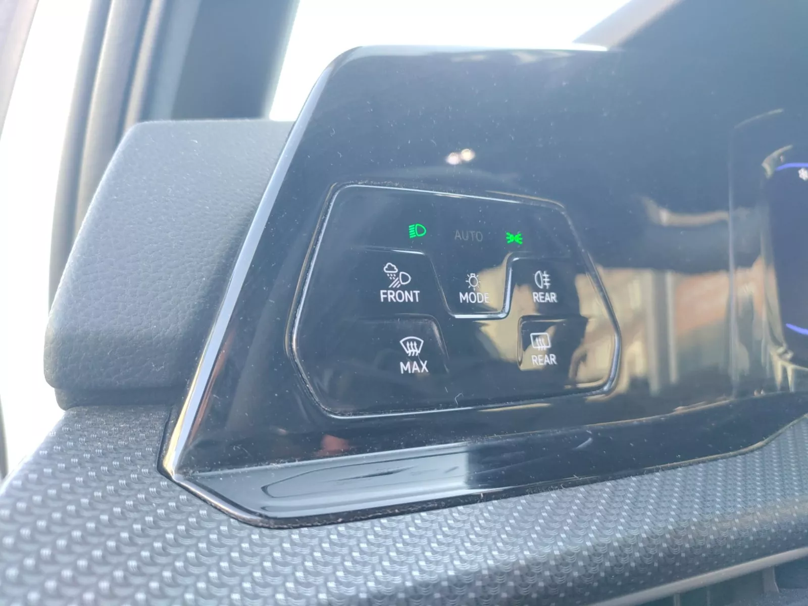 Photo de VOLKSWAGEN GOLF