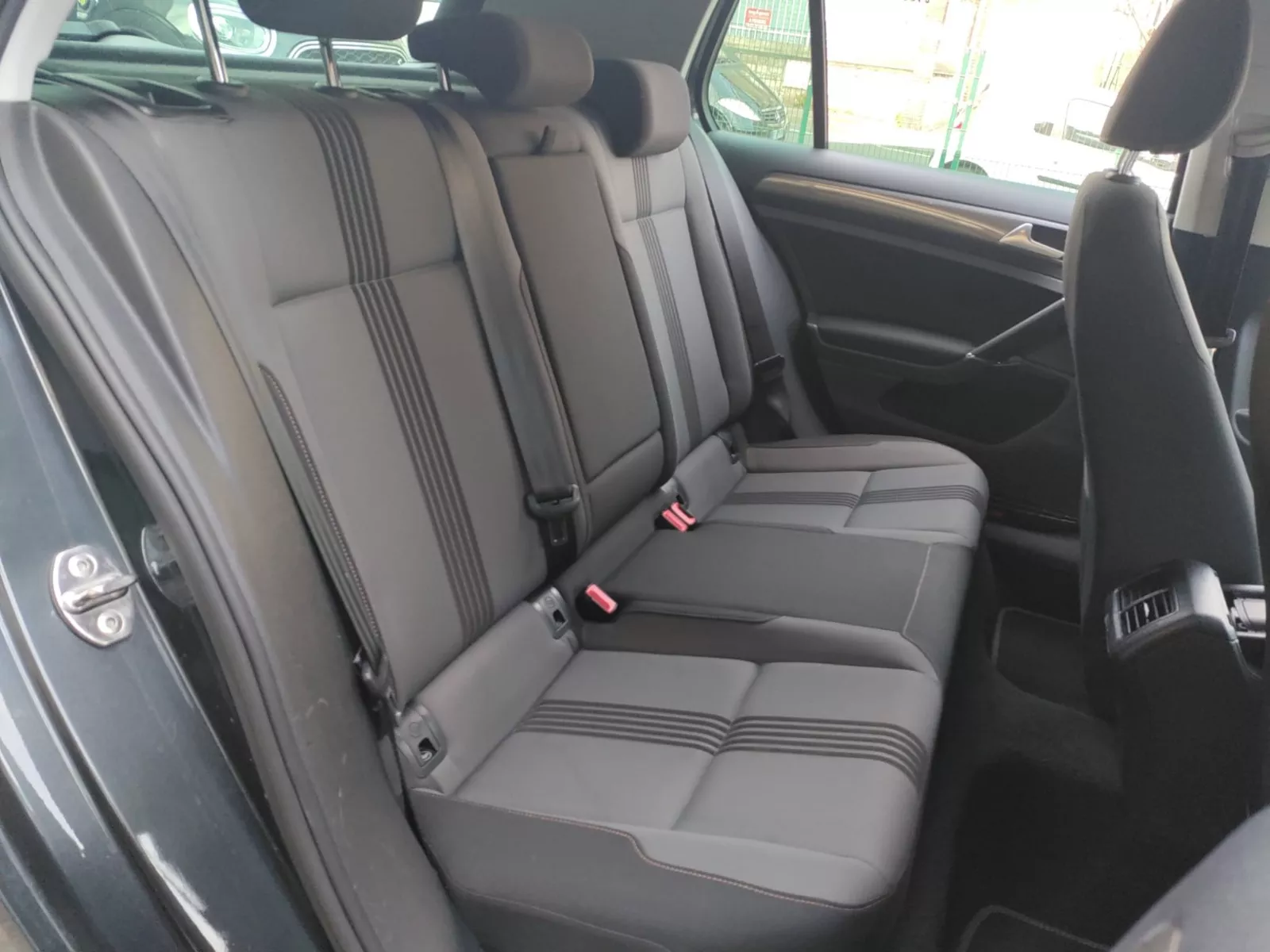 Photo de VOLKSWAGEN GOLF