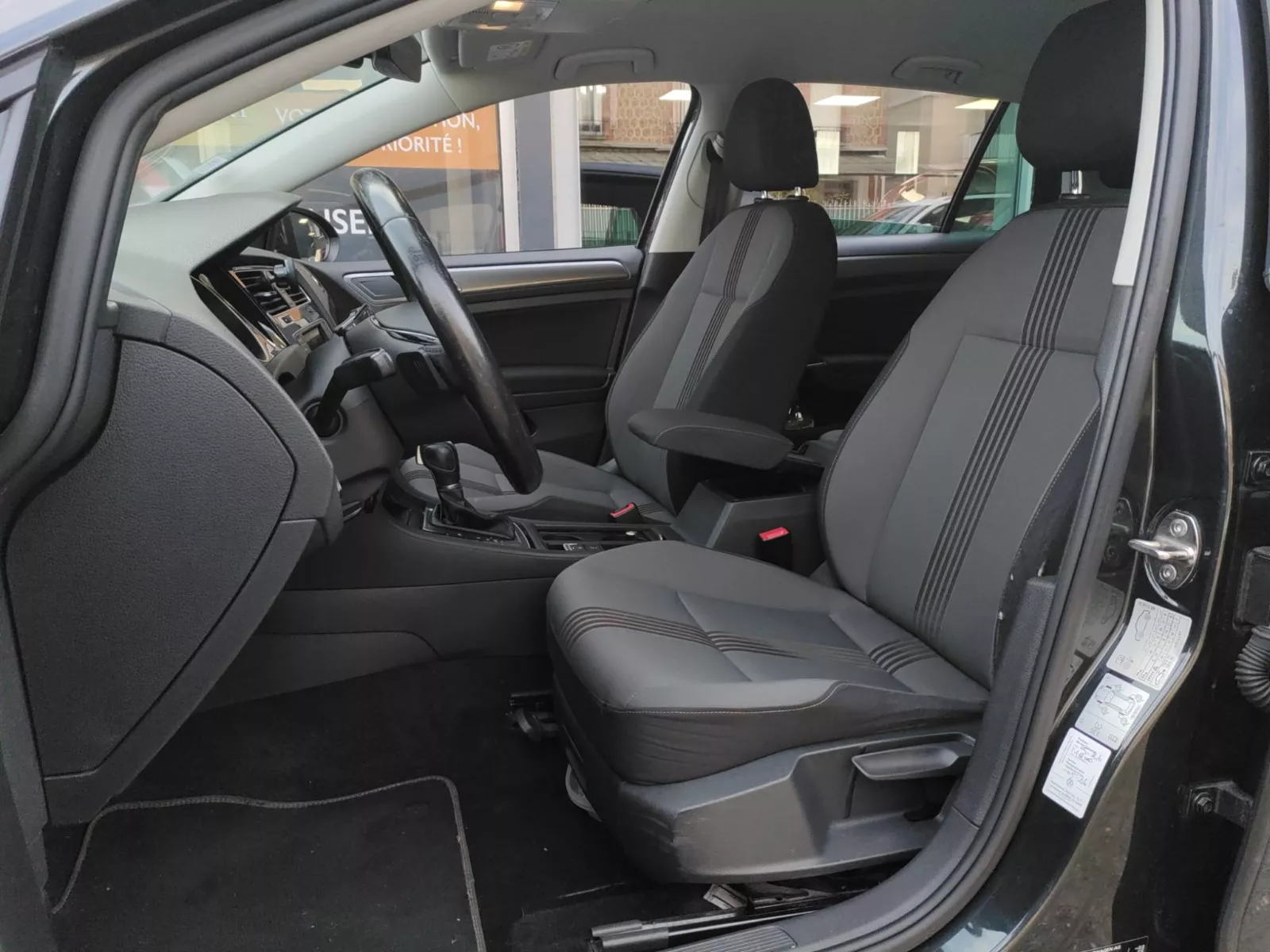 Photo de VOLKSWAGEN GOLF