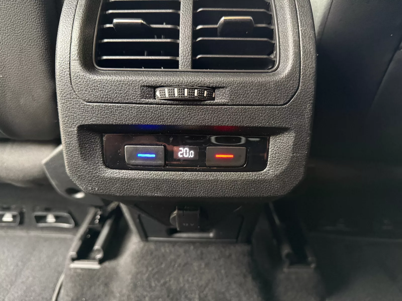 Photo de VOLKSWAGEN TOURAN