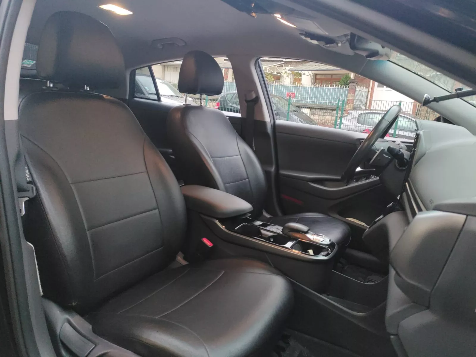 Photo de HYUNDAI IONIQ