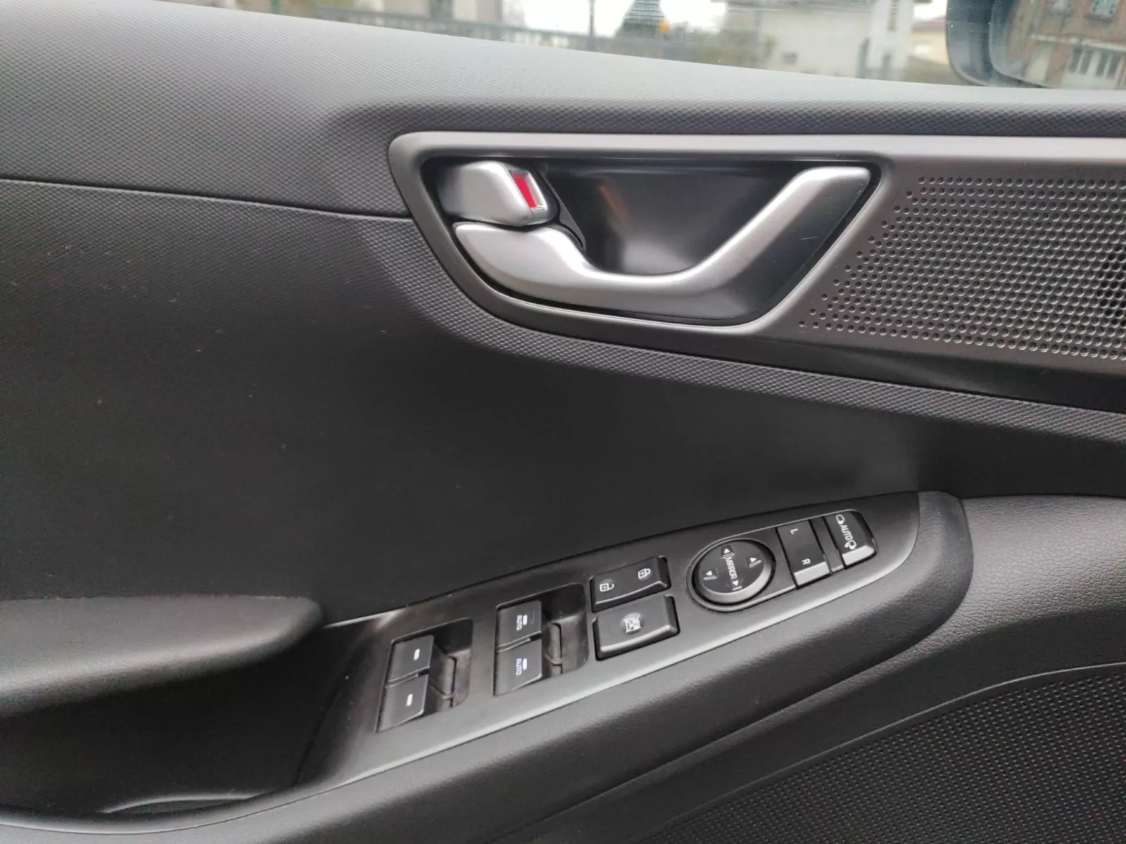 Photo de HYUNDAI IONIQ