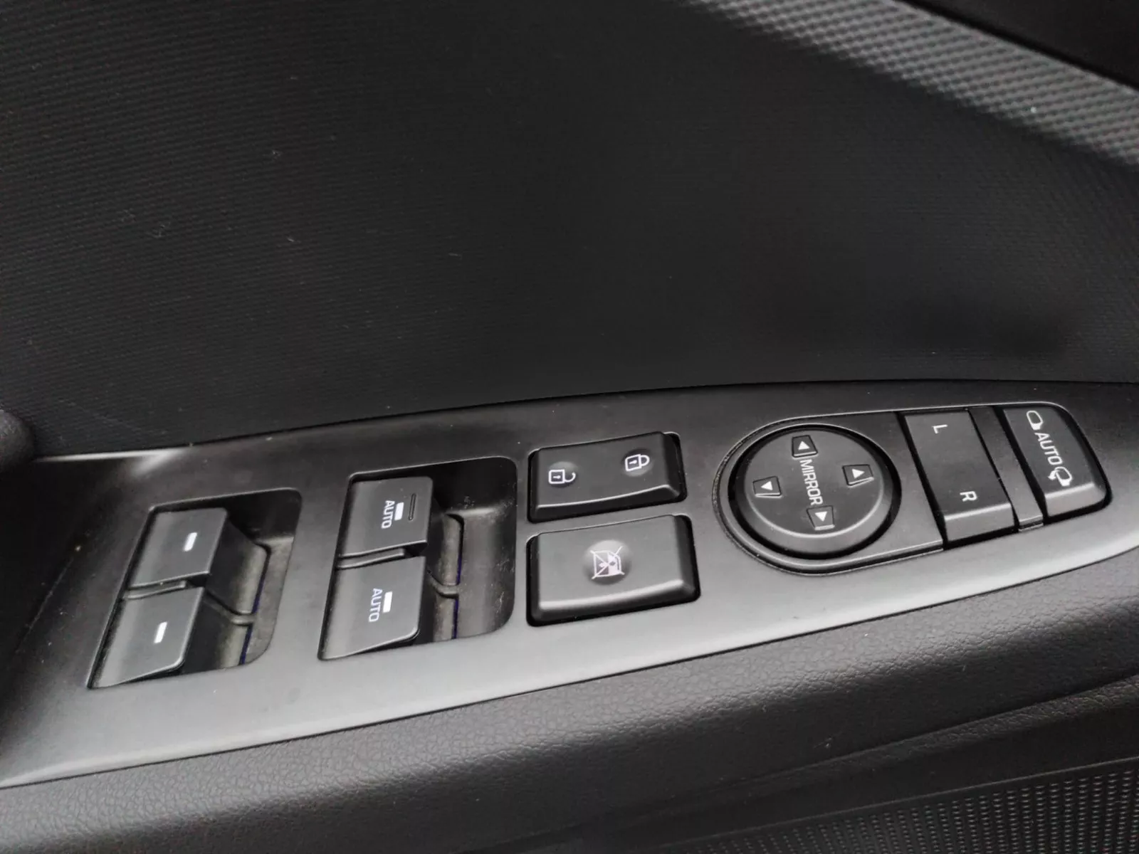 Photo de HYUNDAI IONIQ