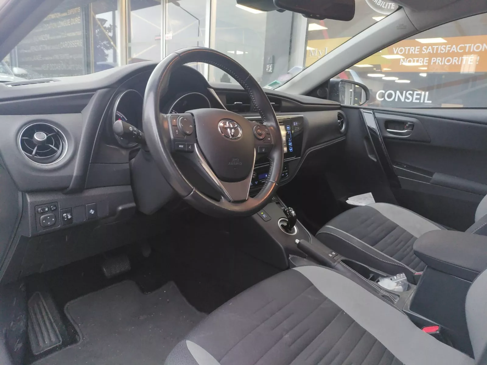 Photo de TOYOTA AURIS