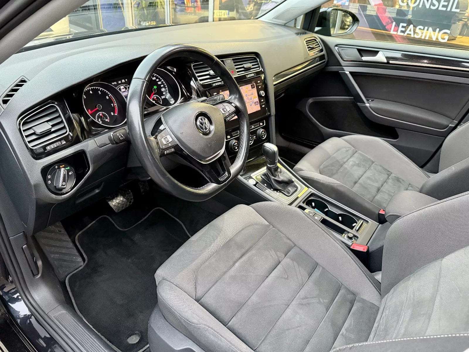 Photo de VOLKSWAGEN GOLF