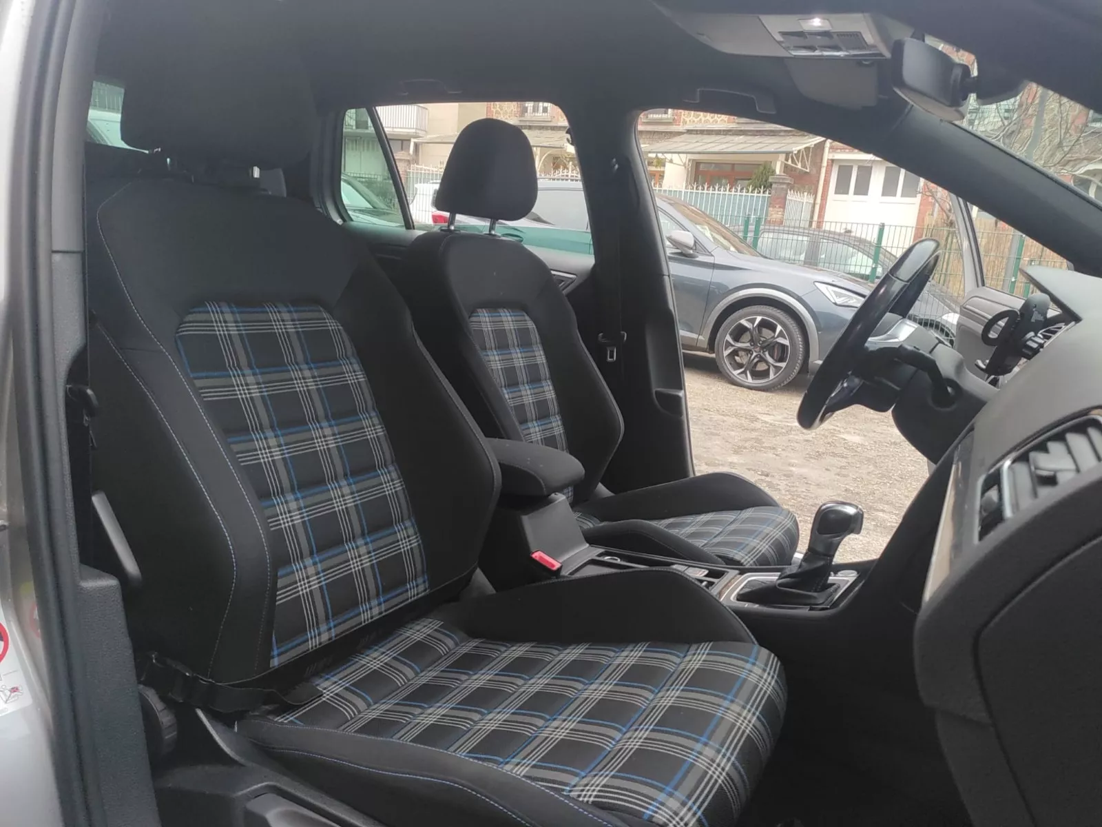 Photo de VOLKSWAGEN GOLF