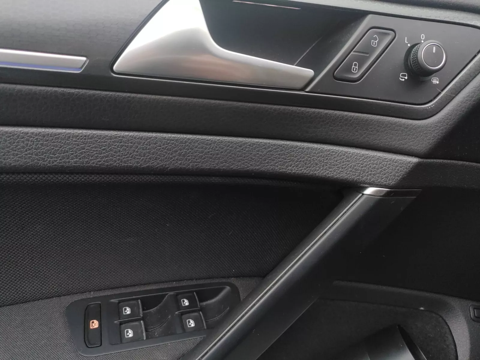 Photo de VOLKSWAGEN GOLF