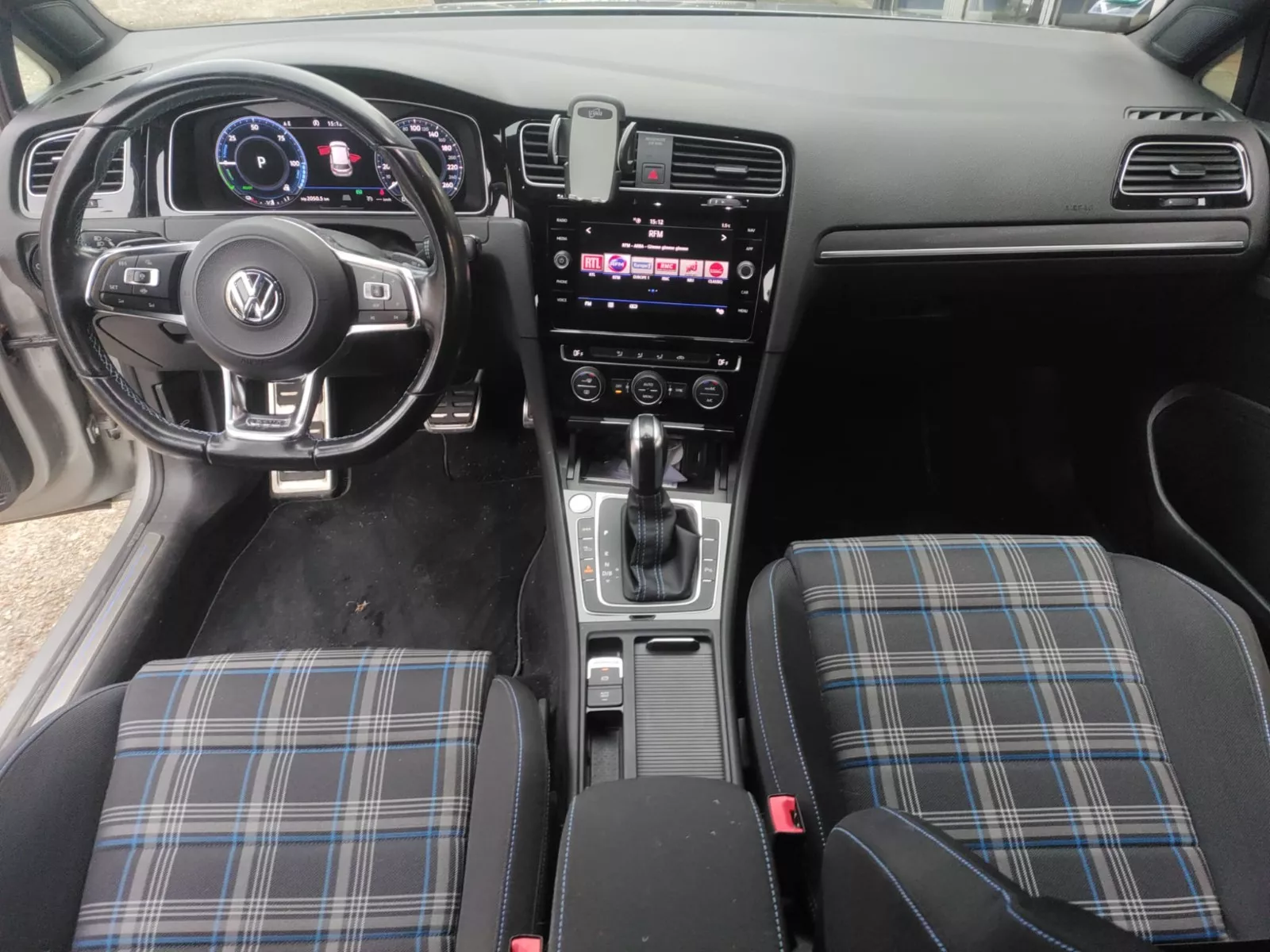 Photo de VOLKSWAGEN GOLF