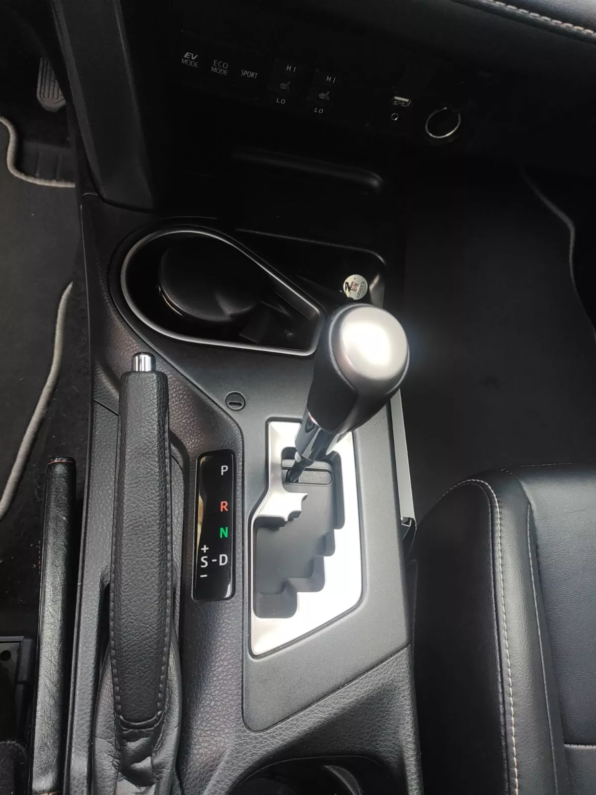 Photo de TOYOTA RAV4