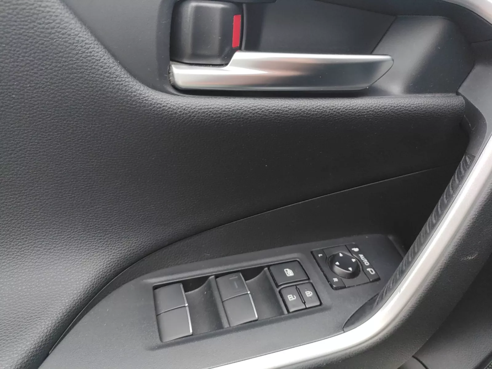 Photo de TOYOTA RAV4 HYBRIDE MY21