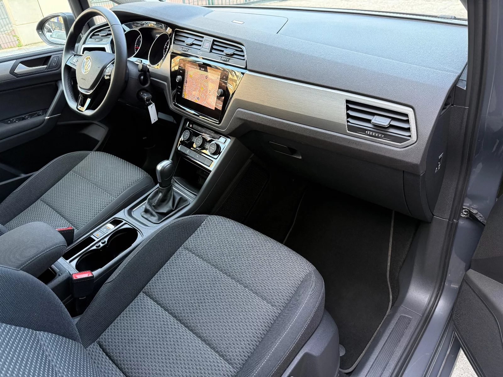 Photo de VOLKSWAGEN TOURAN