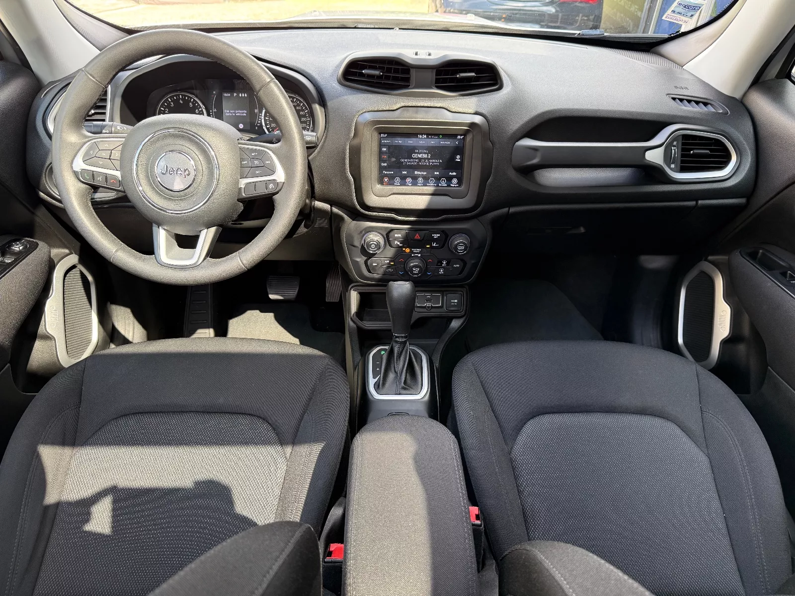 Photo de JEEP RENEGADE