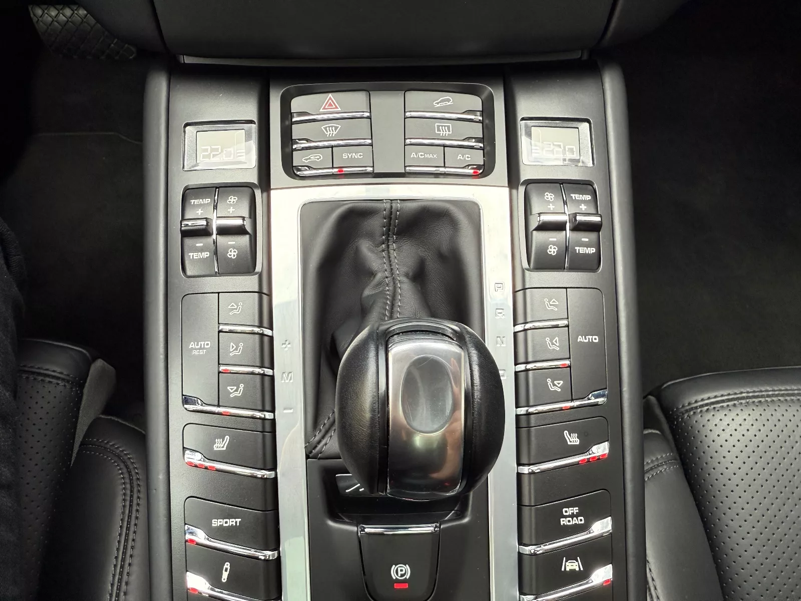 Photo de PORSCHE MACAN