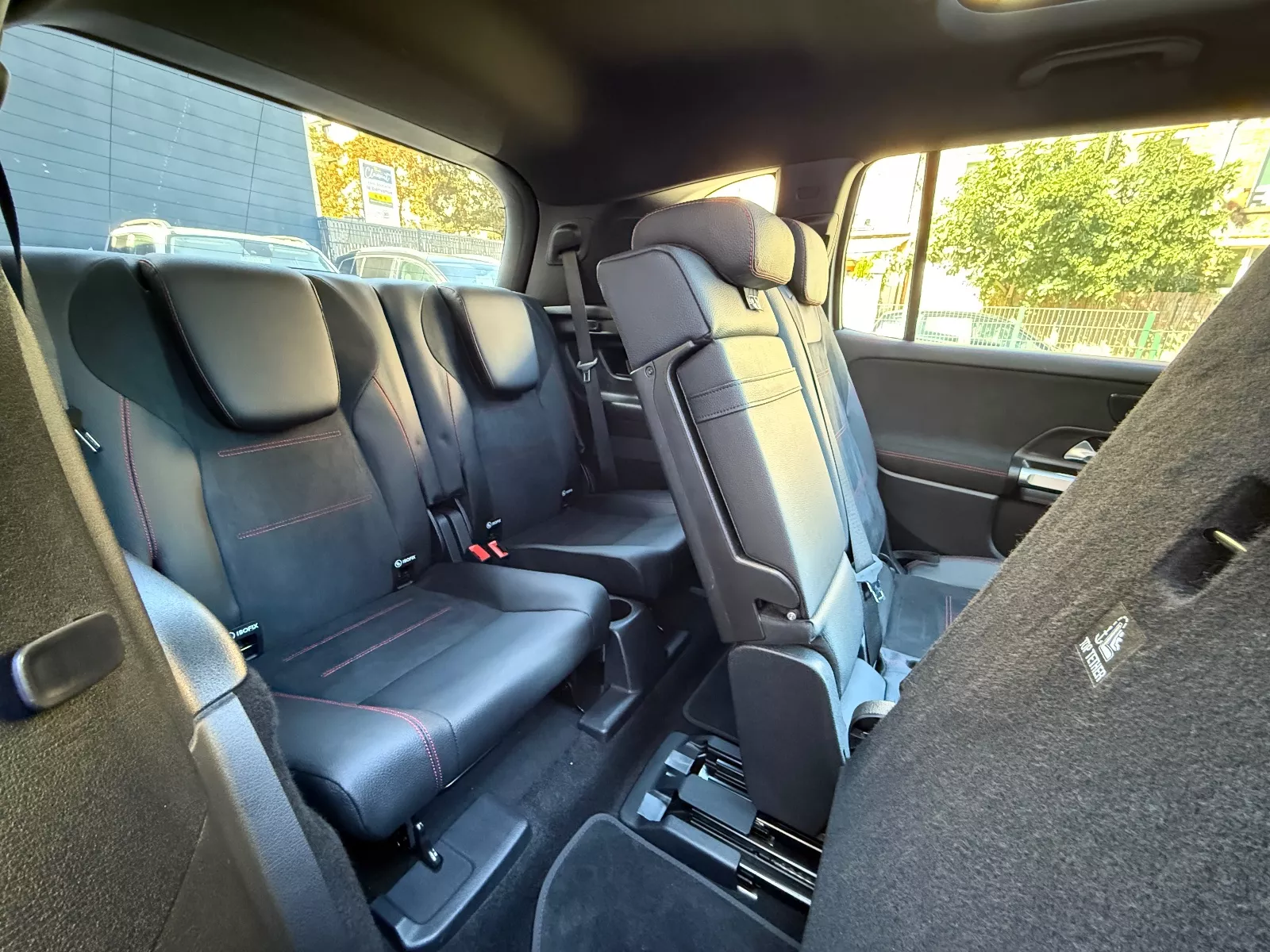 Photo de MERCEDES GLB