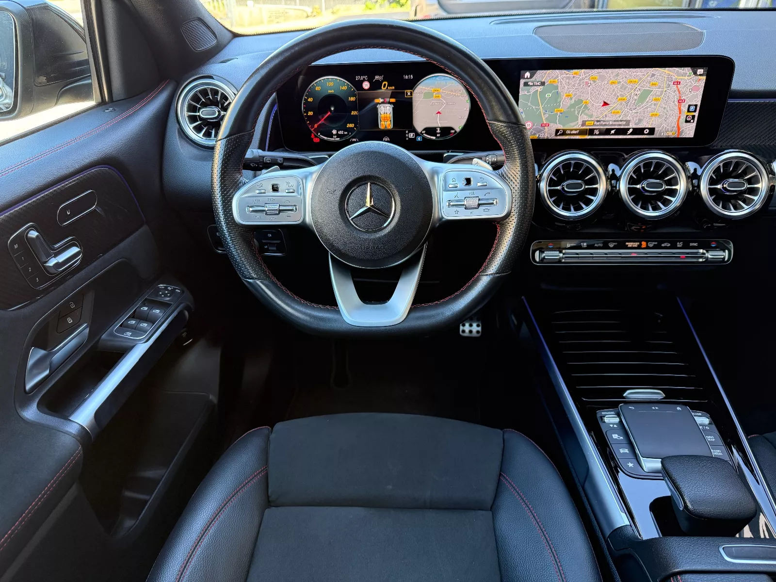 Photo de MERCEDES GLB