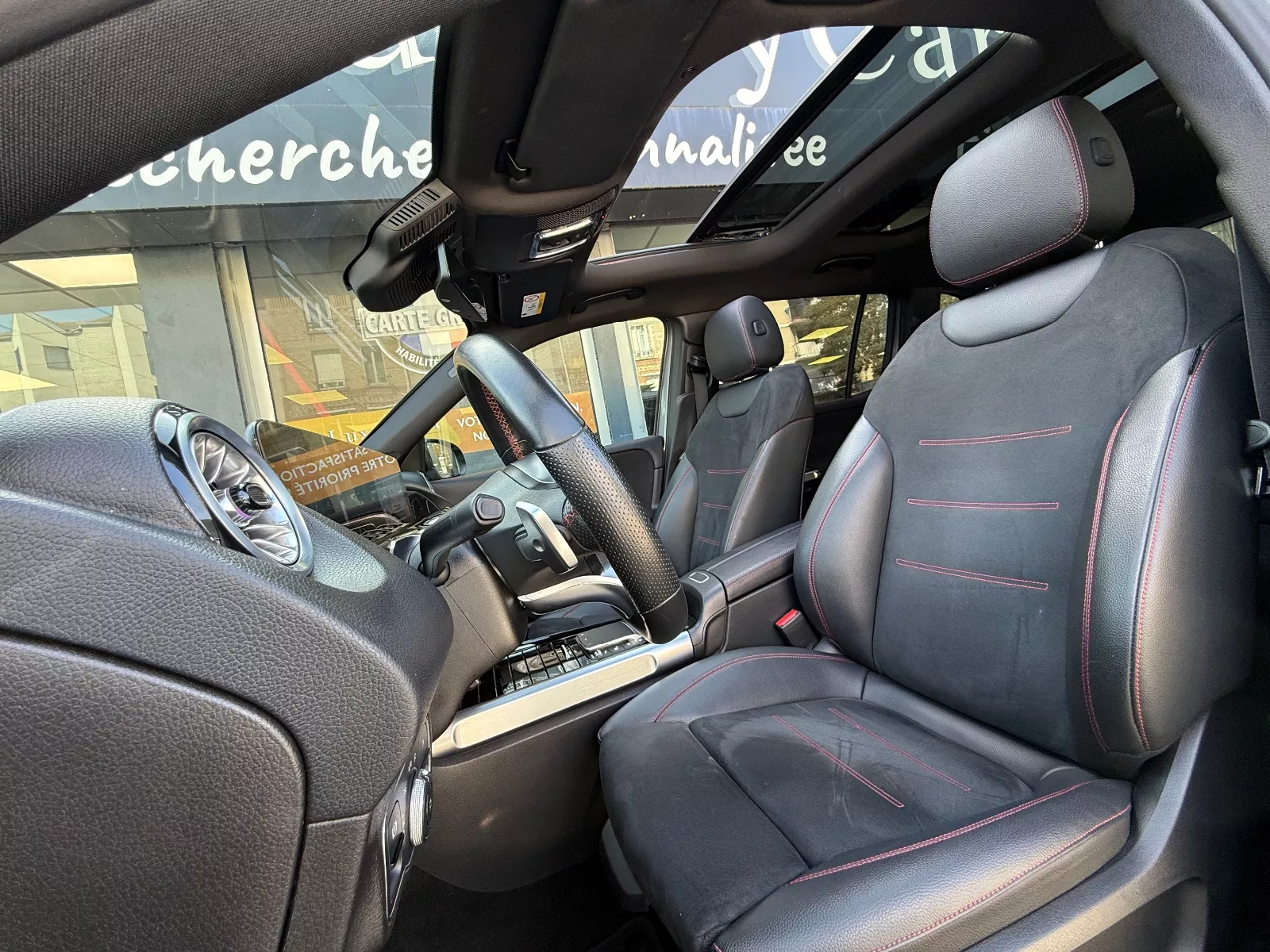 Photo de MERCEDES GLB