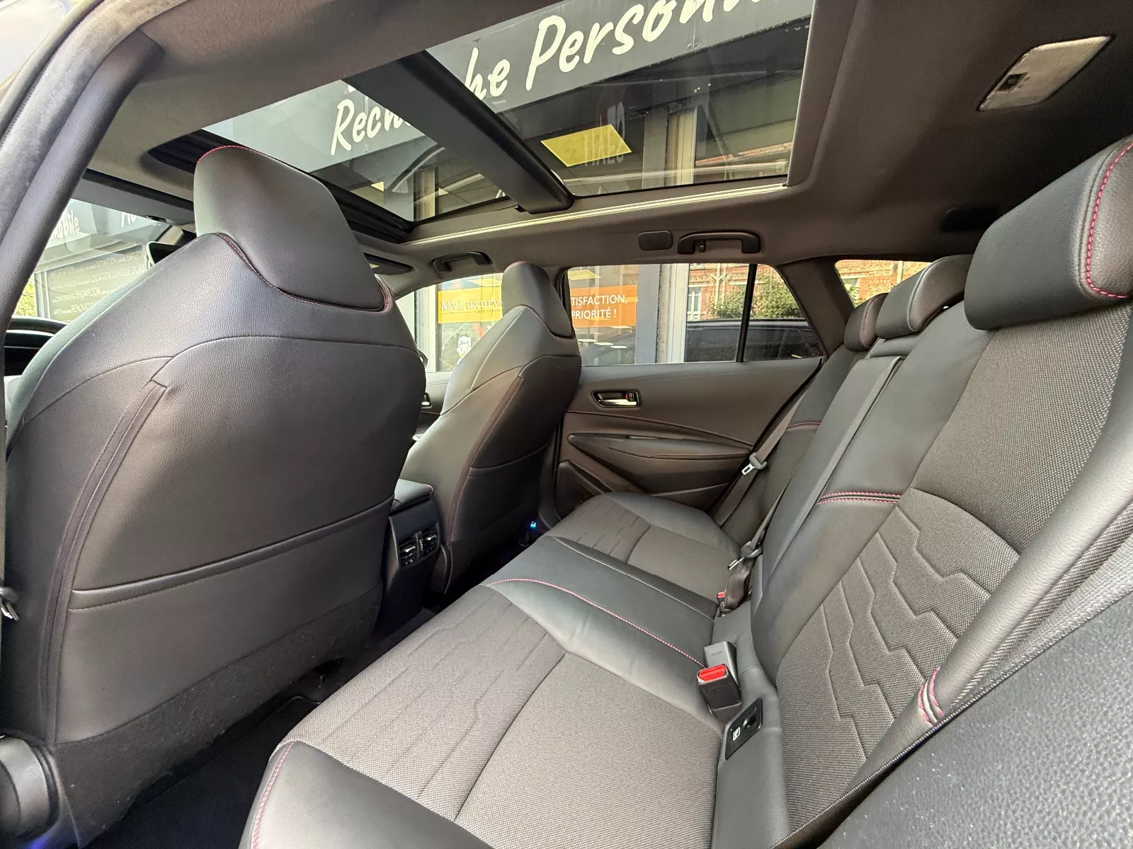 Photo de TOYOTA COROLLA TOURING SPORTS HYBRIDE