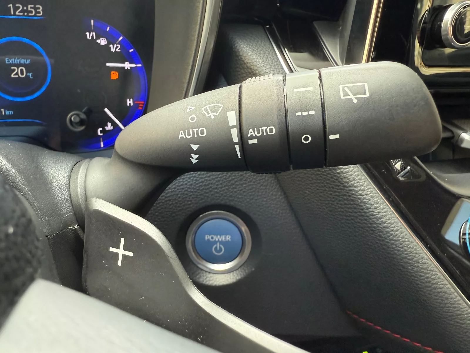 Photo de TOYOTA COROLLA TOURING SPORTS HYBRIDE