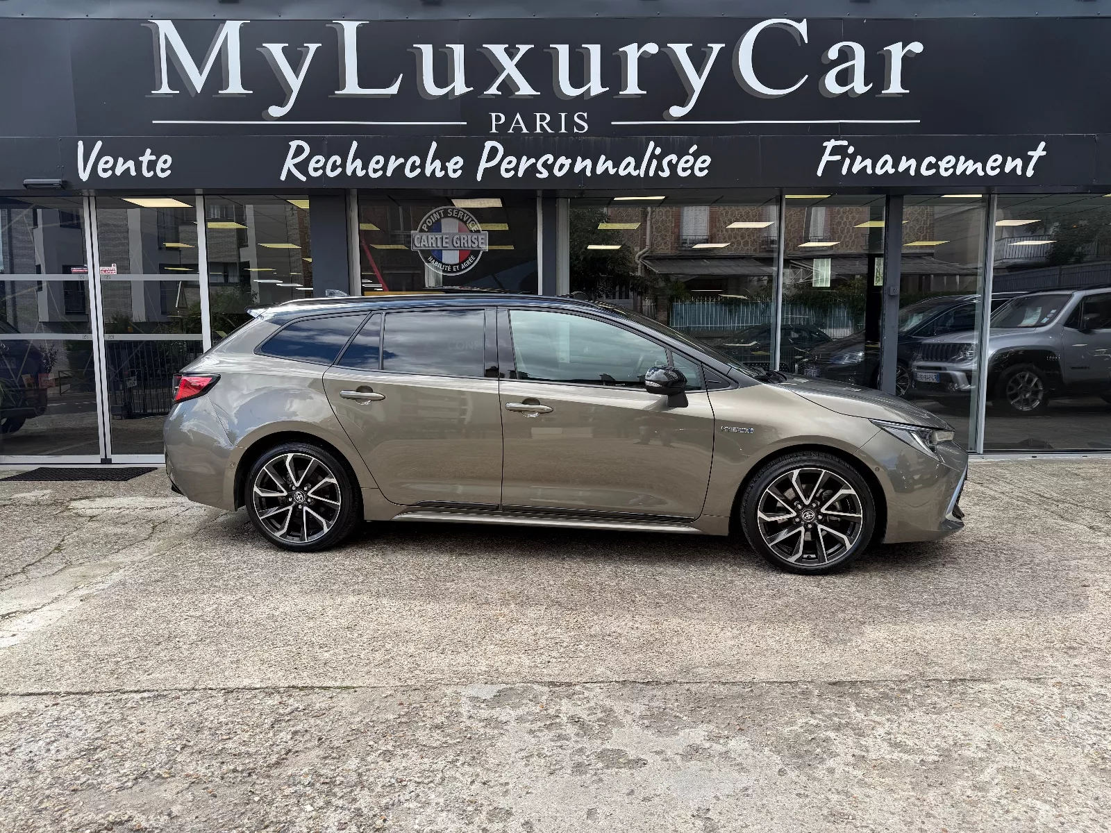 Photo de TOYOTA COROLLA TOURING SPORTS HYBRIDE