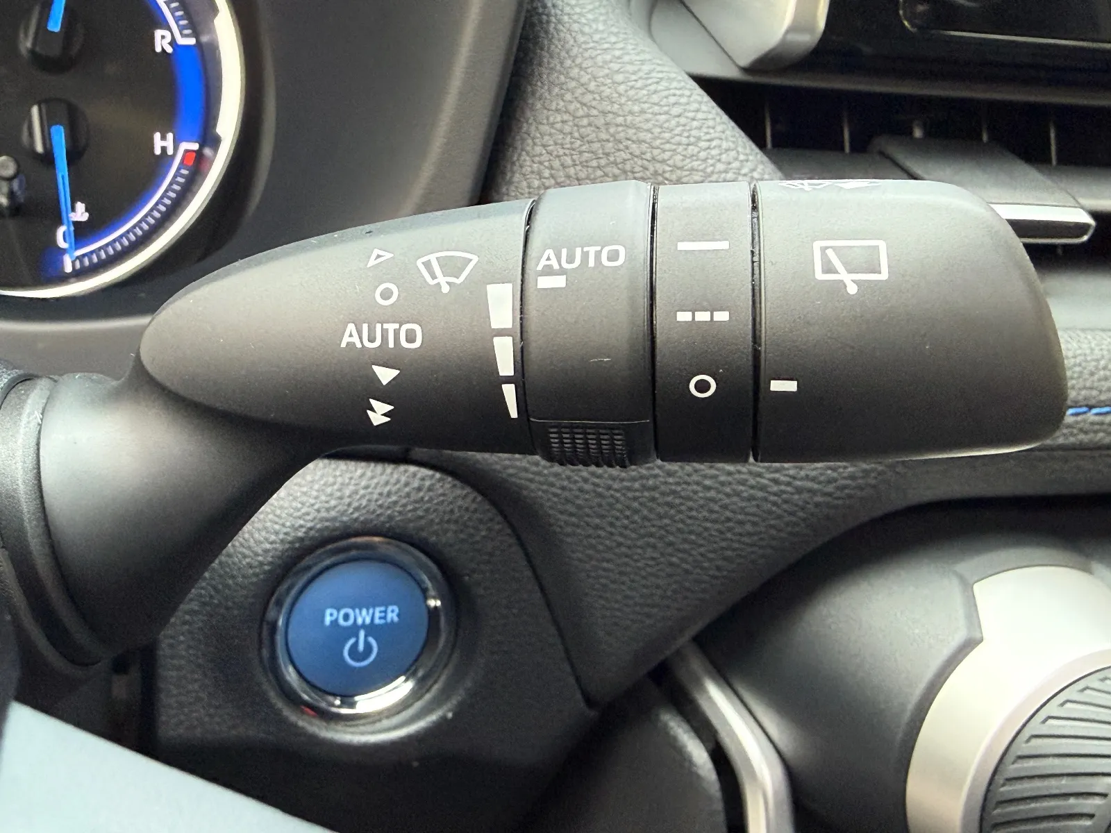 Photo de TOYOTA RAV4 HYBRIDE MY21