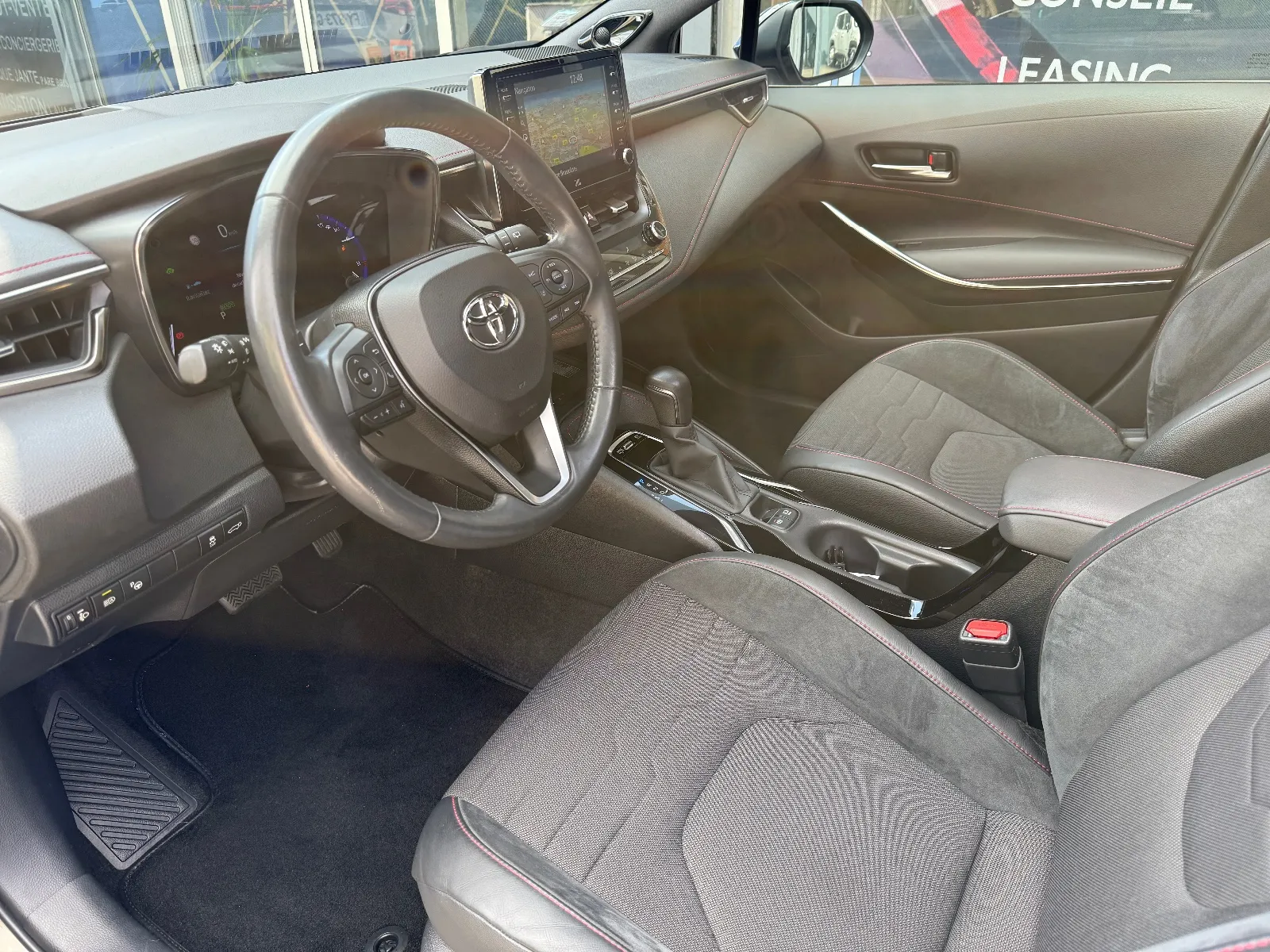 Photo de TOYOTA COROLLA TOURING SPORTS HYBRIDE MY22