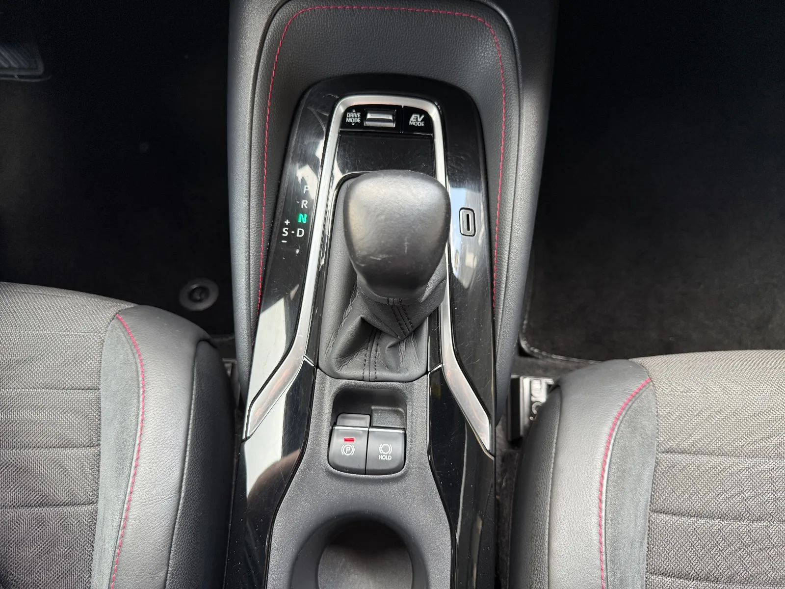 Photo de TOYOTA COROLLA TOURING SPORTS HYBRIDE MY22