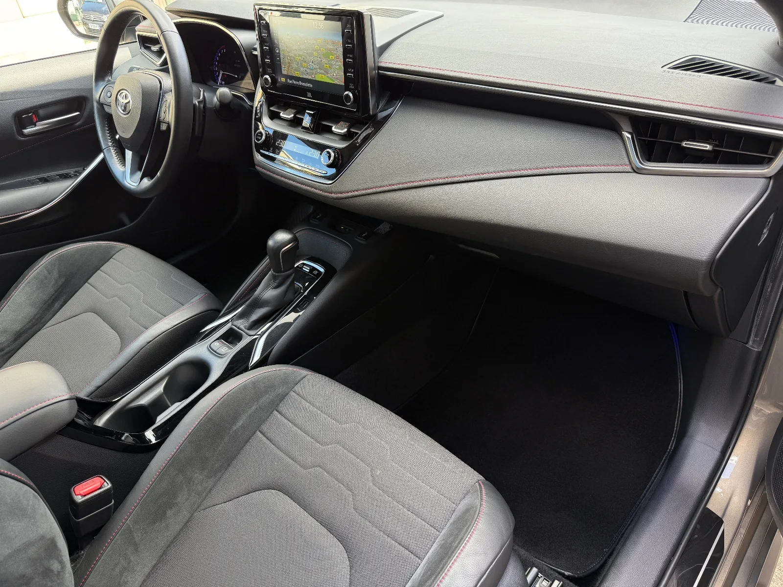 Photo de TOYOTA COROLLA TOURING SPORTS HYBRIDE MY22