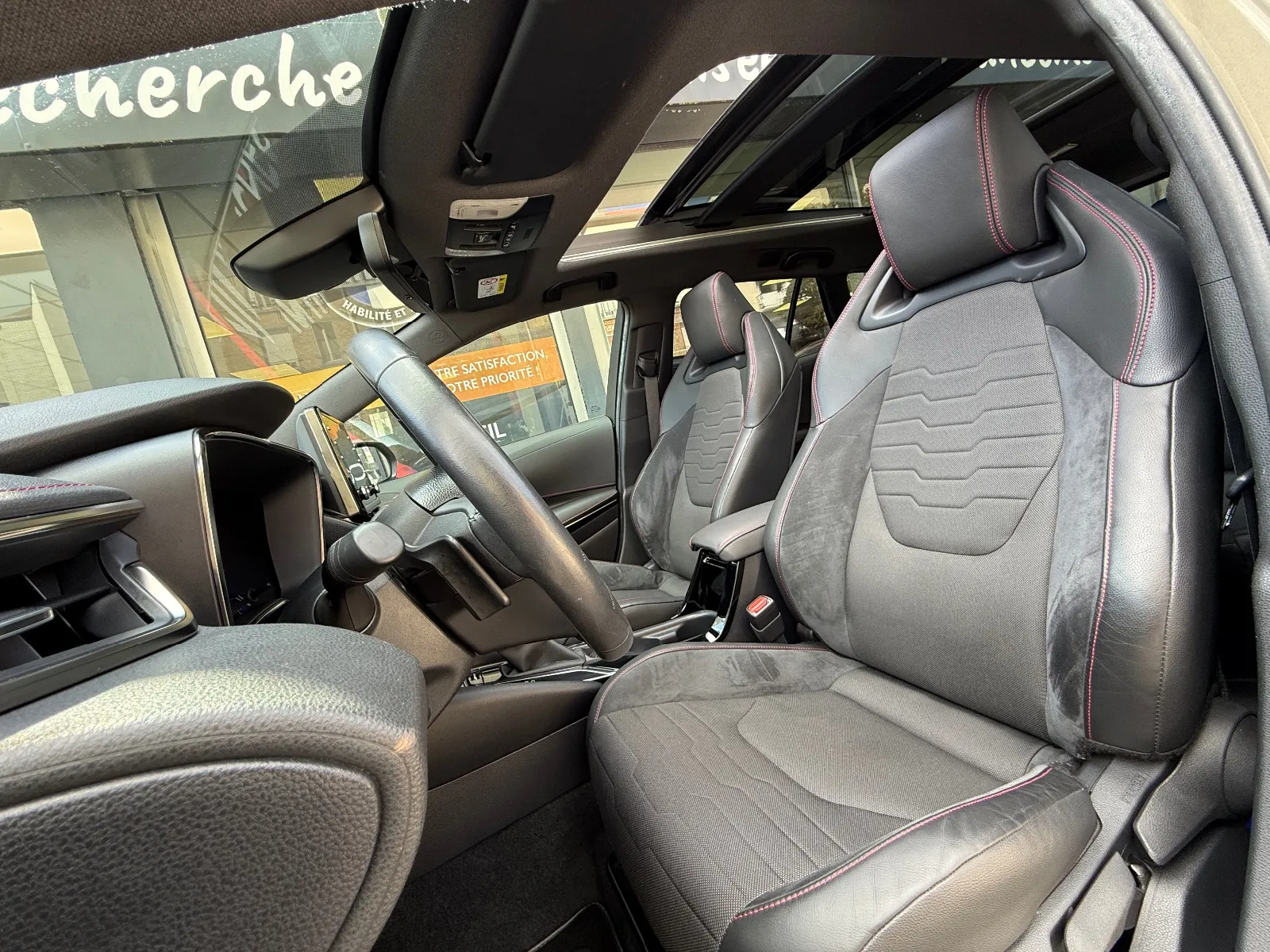 Photo de TOYOTA COROLLA TOURING SPORTS HYBRIDE MY22